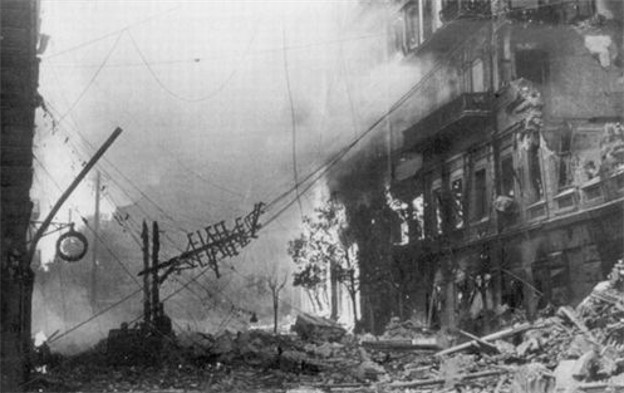 Image - Kyiv: Khreshchatyk and Prorizna Street after the fire of 1941.